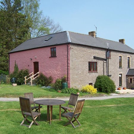 Bed and Breakfast Brynderwen Llangorse Exteriér fotografie