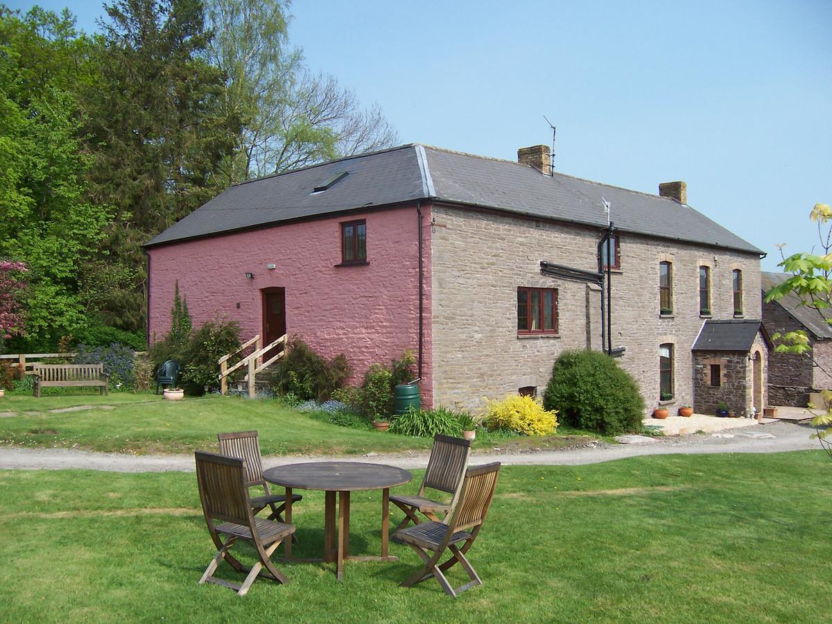 Bed and Breakfast Brynderwen Llangorse Exteriér fotografie