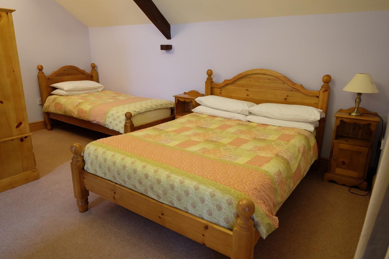 Bed and Breakfast Brynderwen Llangorse Exteriér fotografie